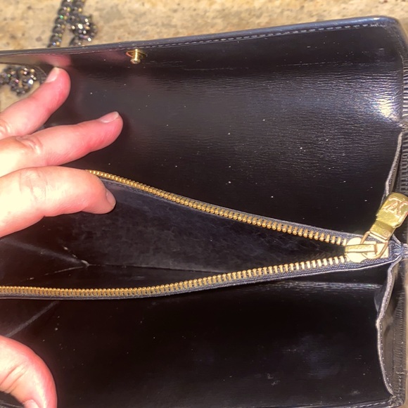 Louis Vuitton Black EPI Leather Sarah Wallet -Authenticated - Picture 10 of 16